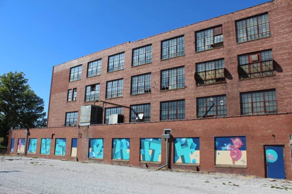 Spiegel Mural